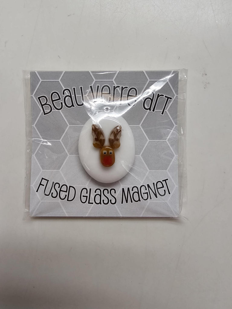 BVA Reindeer head on oval fused glass magnet