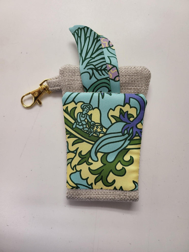 Designer scarf scissor case with ribbon pattern 6
